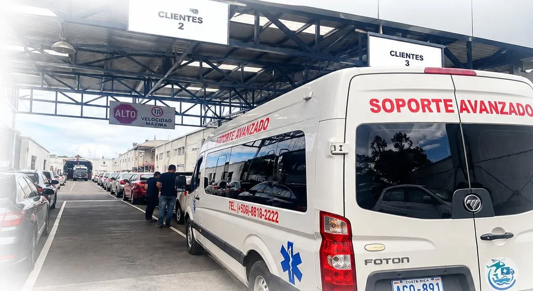 Ambulancia de soporte avanzado de Caribbean & Pacific Medical